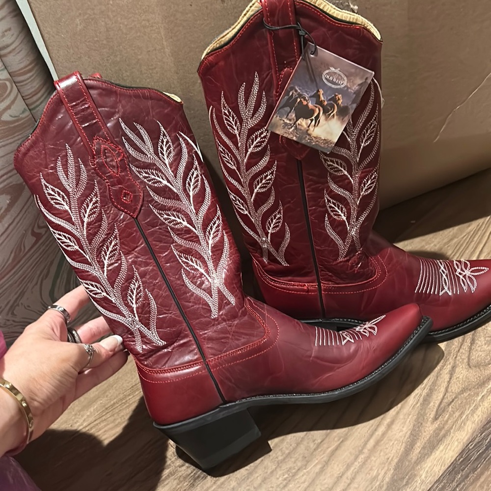 NWT Old West red leather cowboy boots 5.5